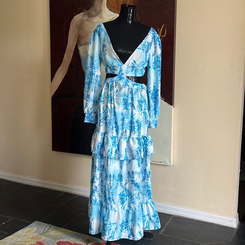 COPY - Floral Blue and white cut out maxi dress size M. Lots of stretch.